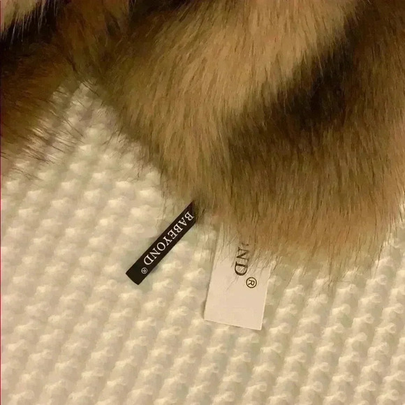 Scarf - Picture 3 of 5